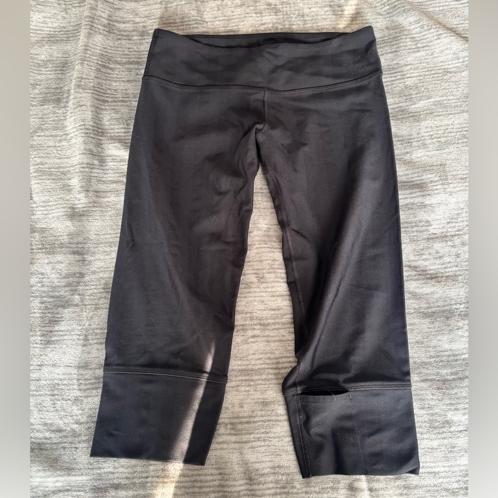 lululemon Black striped cropped leggings